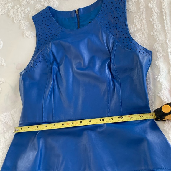 NWT French Connection 💯%Leather Shift Dress Perforated Hem/Neck, Back Zip, 8 - Picture 7 of 10